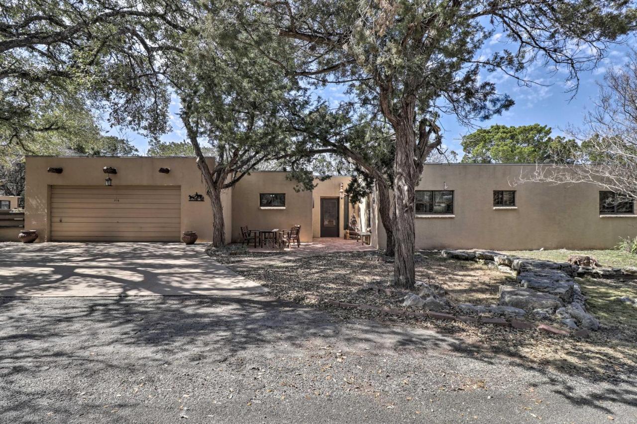 Hatter Cove Lake House With Game Room And Deck! Lago Vista Exterior photo